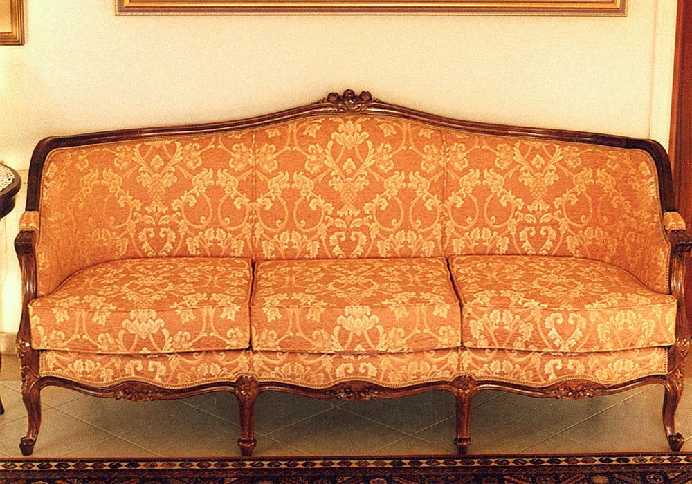 Άνετος και διαχρονικός καναπές LOUIS XV