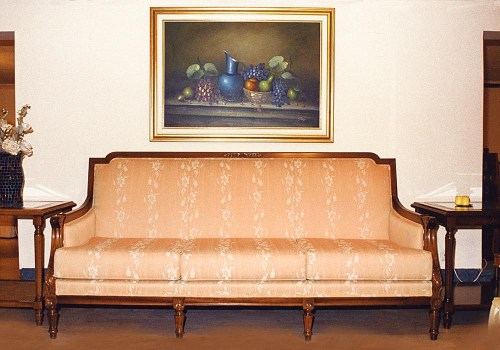 Άνετος και διαχρονικός καναπές LOUIS XVI